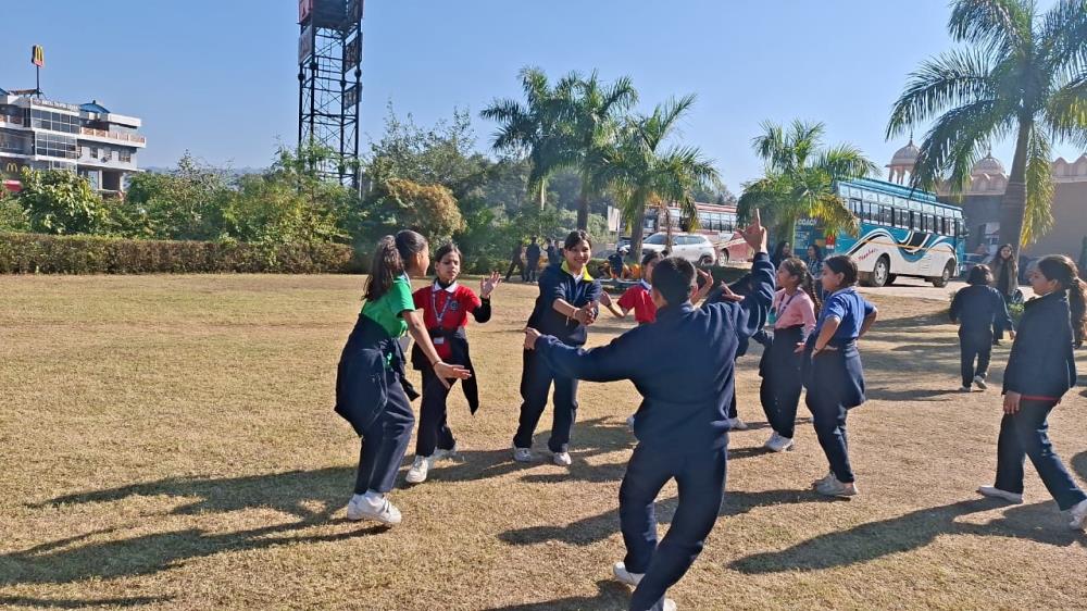 PICNIC AT PUNJABI HAVEL ( CLASS 3 TO 7)